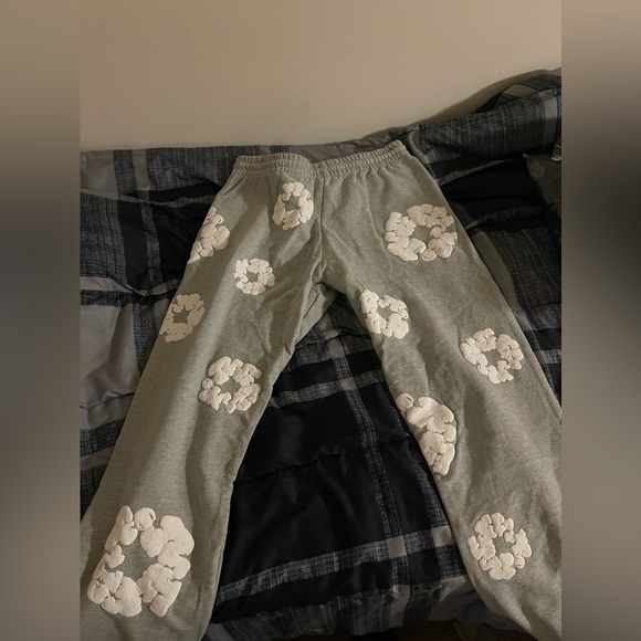 Denim Tears The Cotton Wreath Sweatpants - Picture 2 of 7